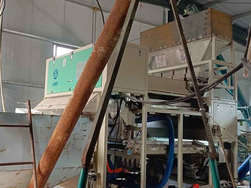 色选机|食品色选机|再生资源色选机|矿石色选机|履带色选机