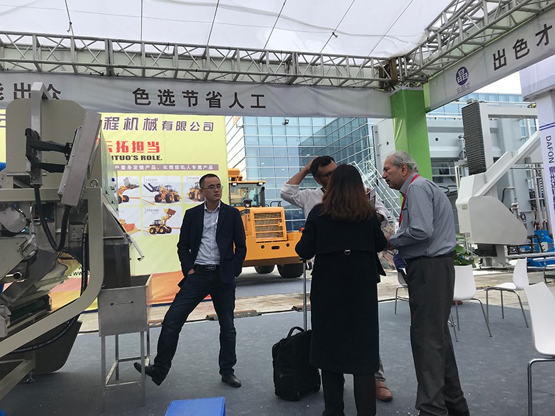 色选机|食品色选机|再生资源色选机|矿石色选机|履带色选机